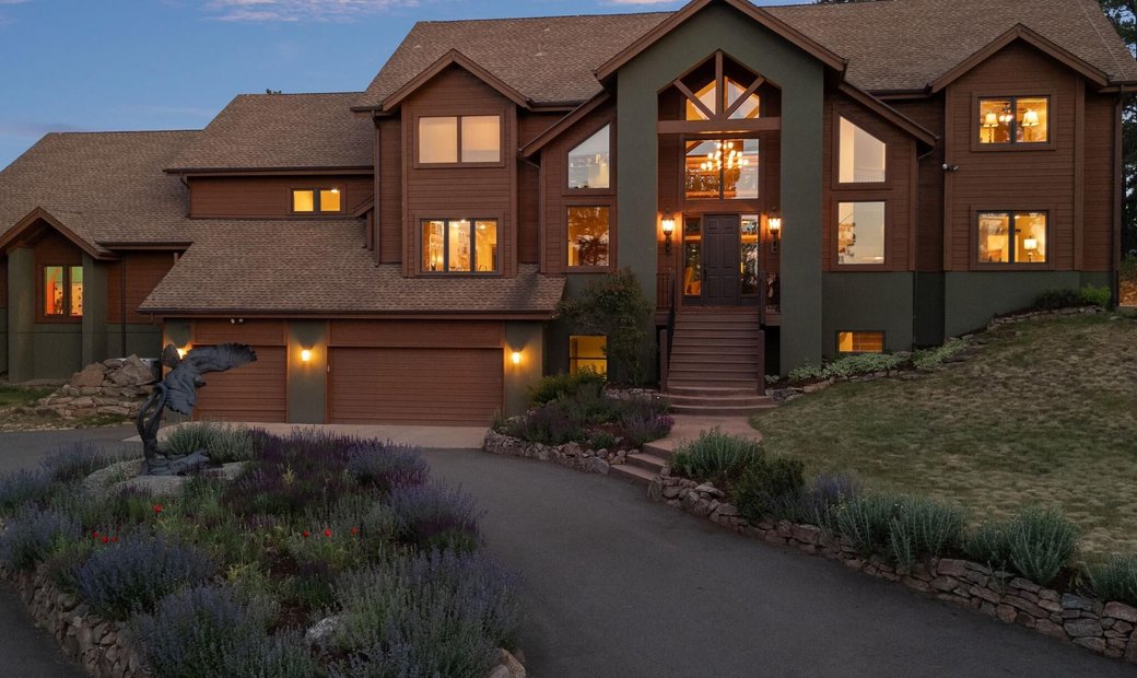 La Tenuta Di Eagle Crest Nascosta In Una In Evergreen, Colorado, Stati ...