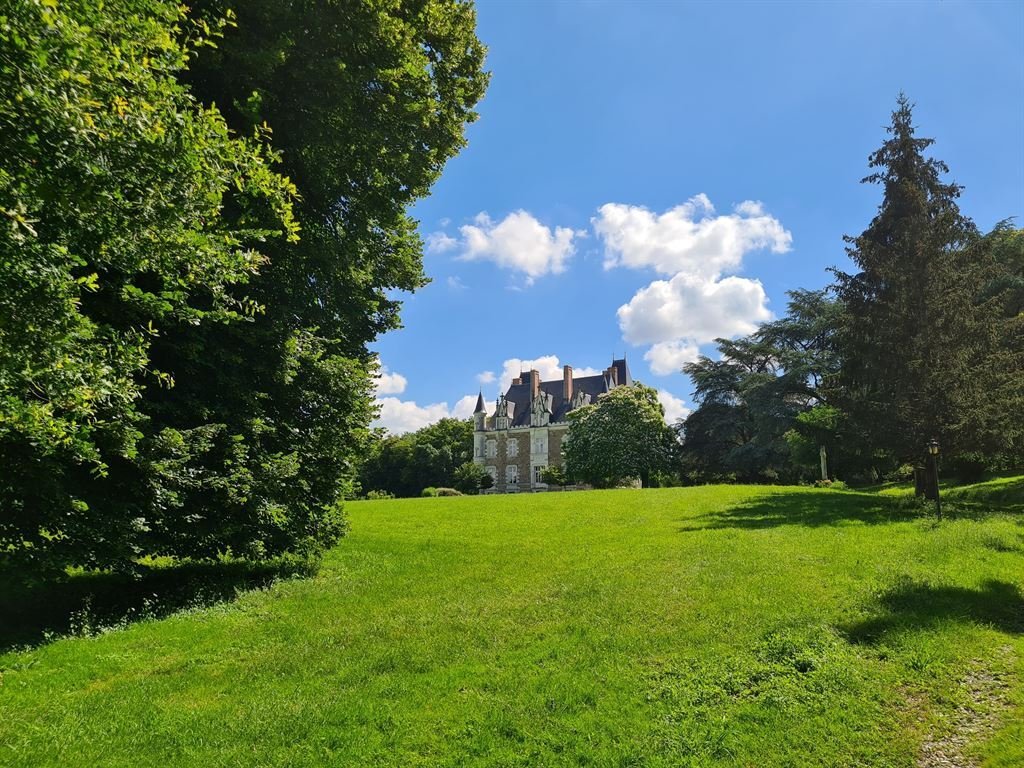 Le Rêve d’Anjou: A 19th-Century Château Woven into the Loire’s Golden Light