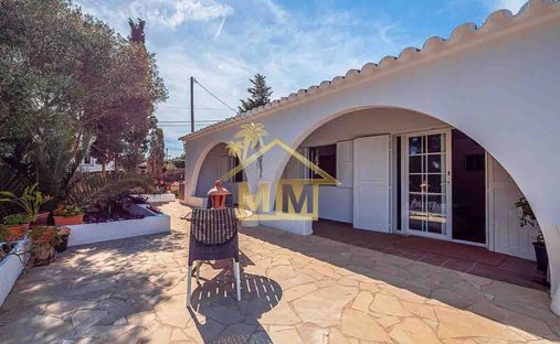 Villa in Punta Prima, Sant Lluis, Balearic Islands 1