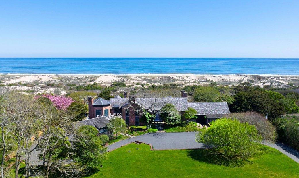 Further Lane To The Ocean In Amagansett, New York, United States For