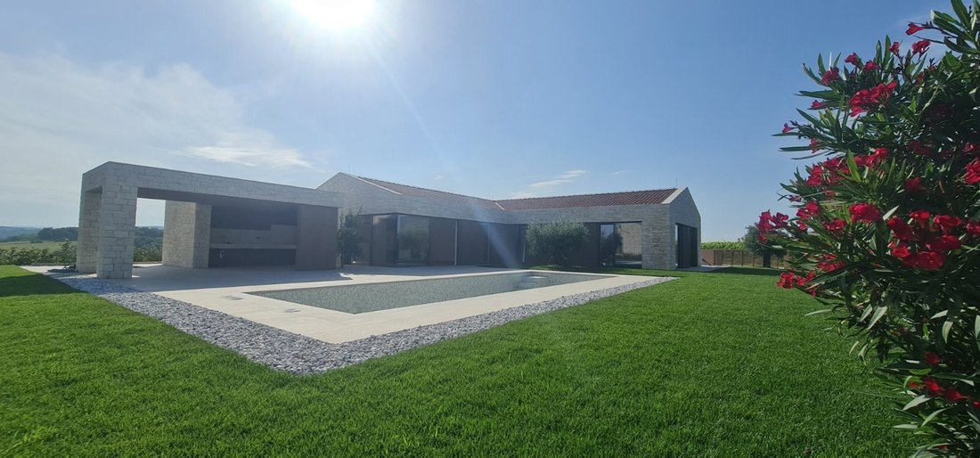 Villa in Brtonigla, Istria County, Croatia 1 - 14364879