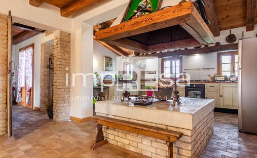 Country House in Spresiano, Veneto, Italy 1