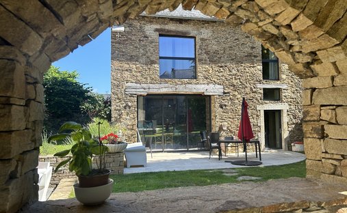 Castle for Sale in Rodez, Occitanie, France