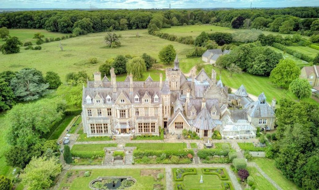 3 Bedroom House For Sale In In Gilston Park, England, United Kingdom