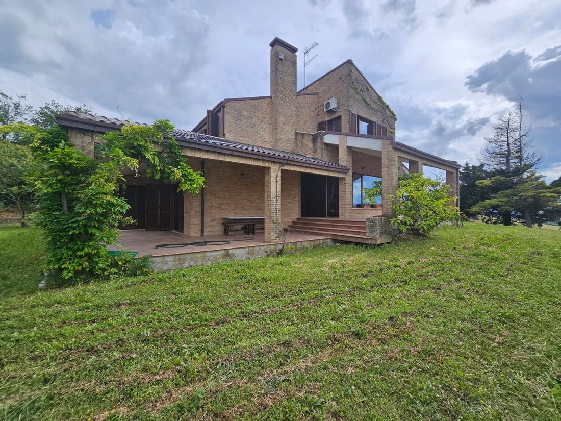 Villa in Saint Petronilla - Salvano - Capodarco di Fermo, Fermo, Marche 2 - 14443610