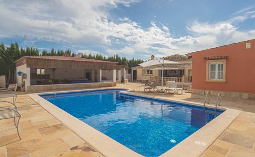 Villa in Almoradi, Valencian Community, Spain 1