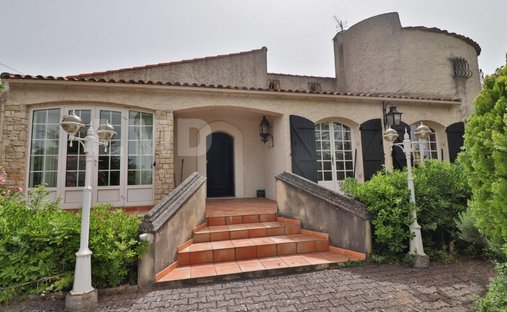 House in La Tirane-La Tuiliere, Allauch, France 1