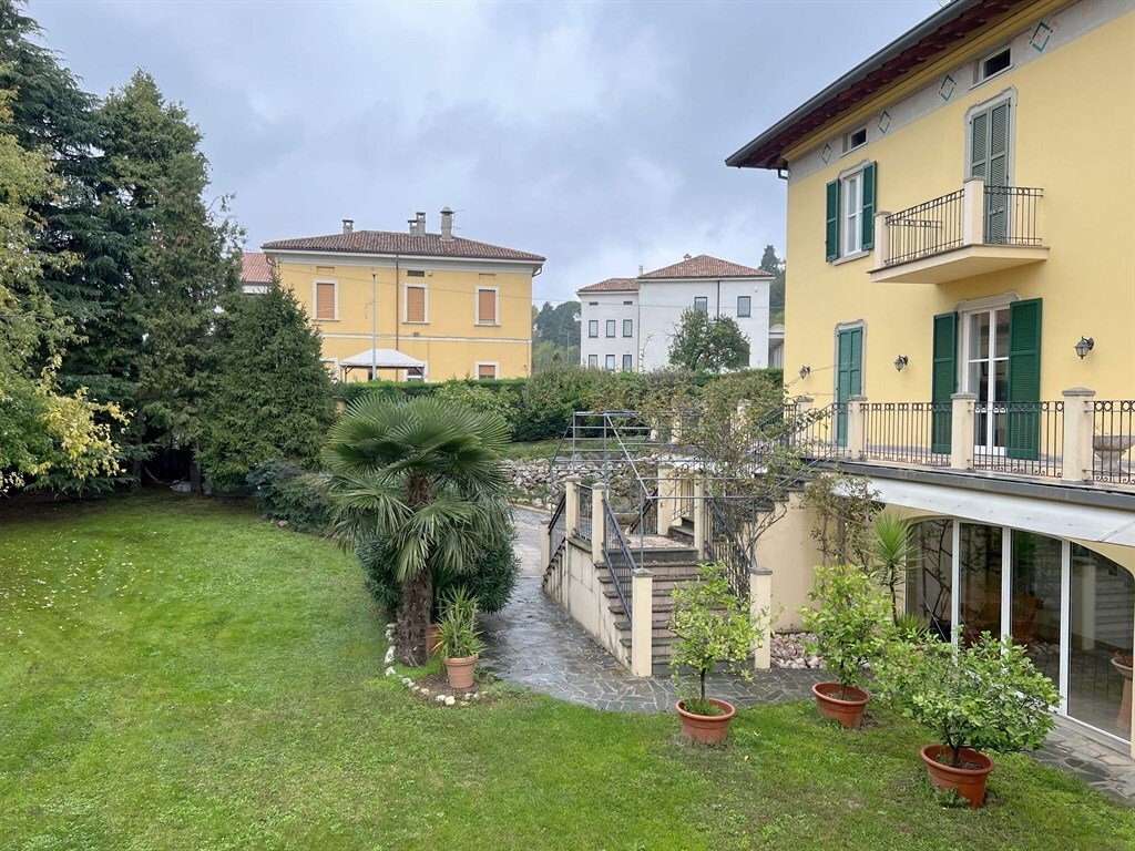 Villa in Bulciago, Lombardy, Italy 2 - 14442432