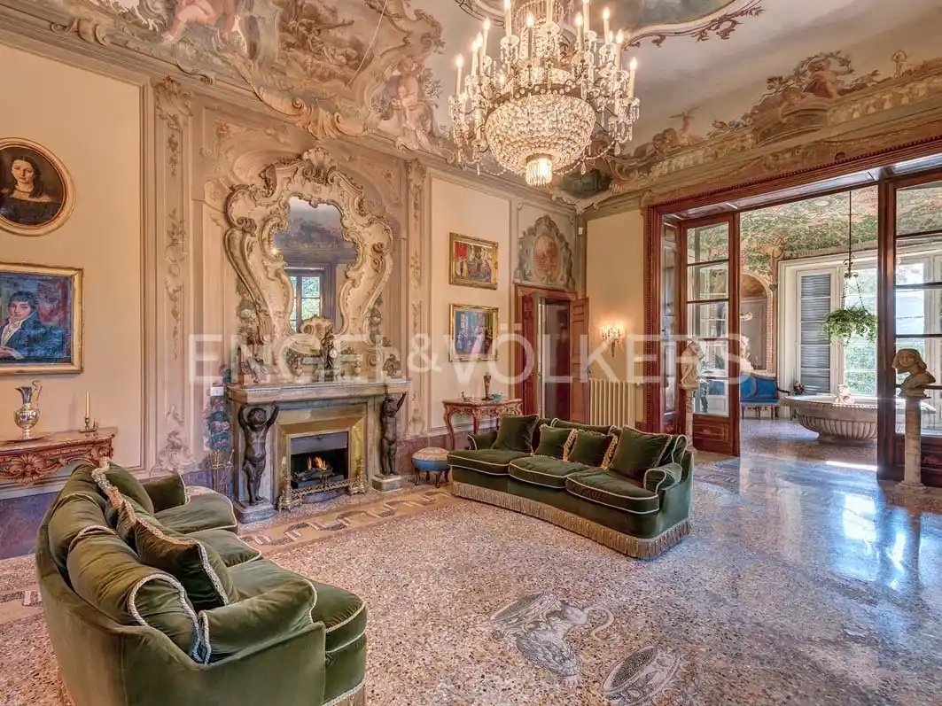 Villa in Eastern Lake Center, Como, Lombardy 2 - 14445034