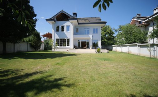 House in Bankya, Sofia City Province, Bulgaria 1