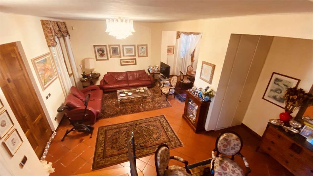Villa in Porcari, Tuscany, Italy 2 - 14447391