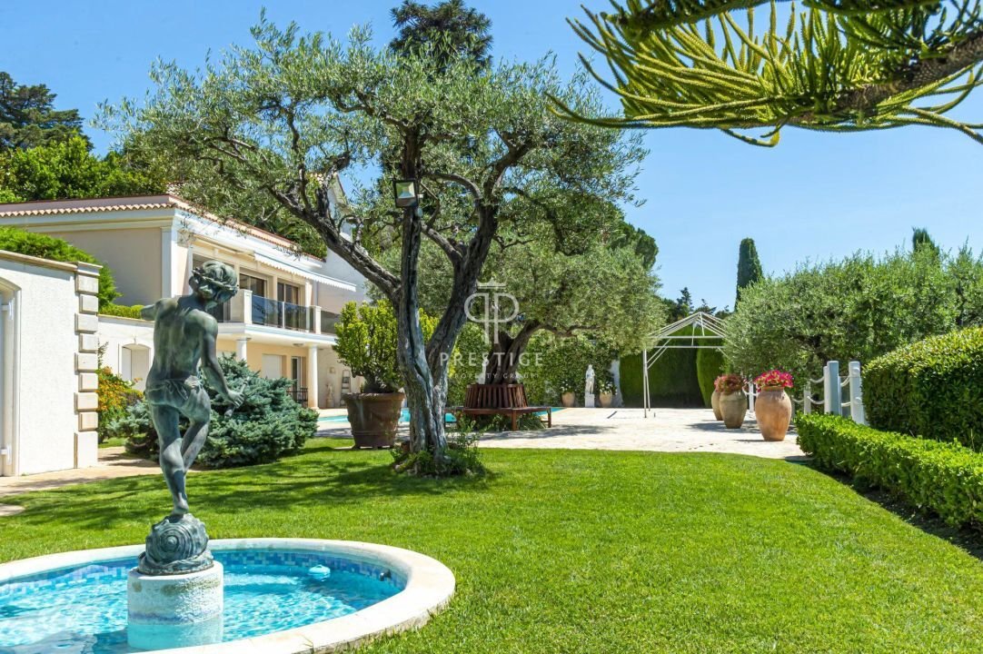 Unique 7 Bedroom House For Sale In Antibes, Provence Alpes Côte D'azur ...