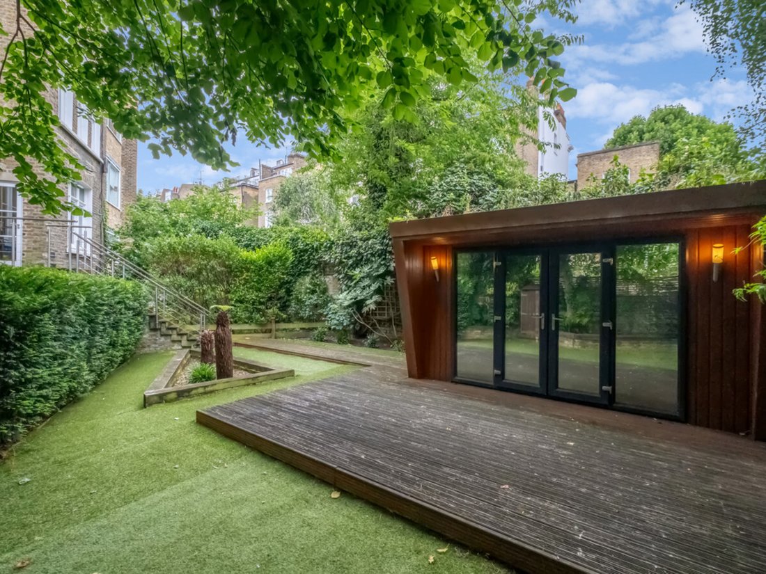 Apartment in Campden Hill, Kensington And Chelsea, England 2 - 14445813