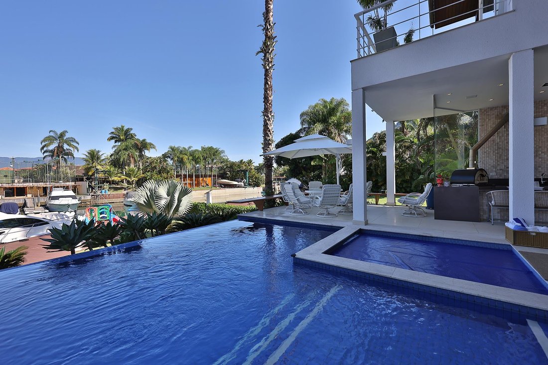 House in Cantagalo, State of Rio de Janeiro, Brazil 3 - 14445059