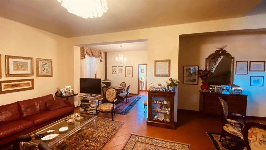 Villa in Porcari, Tuscany, Italy 4 - 14447391