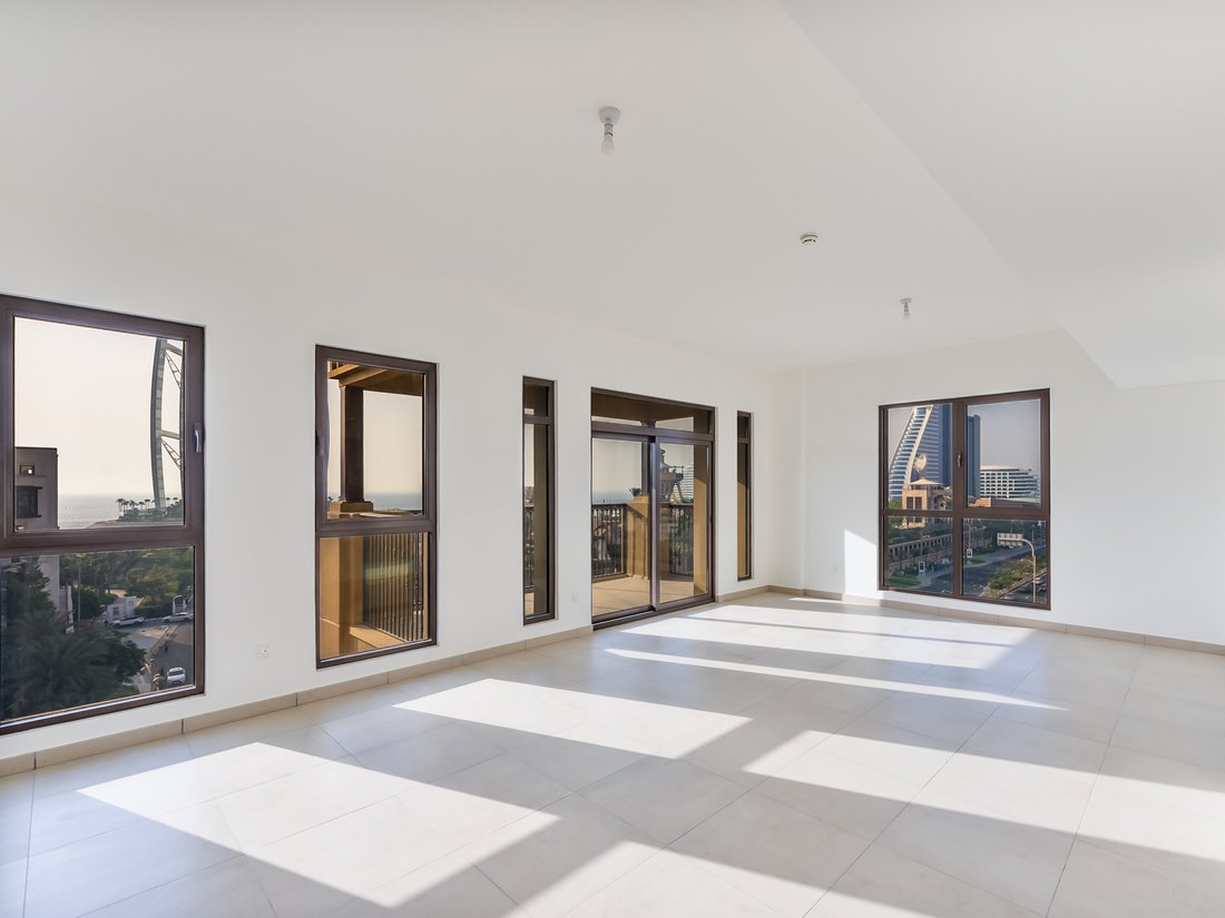 Apartment in Umm Suqeim, Dubai, United Arab Emirates 3 - 14446953
