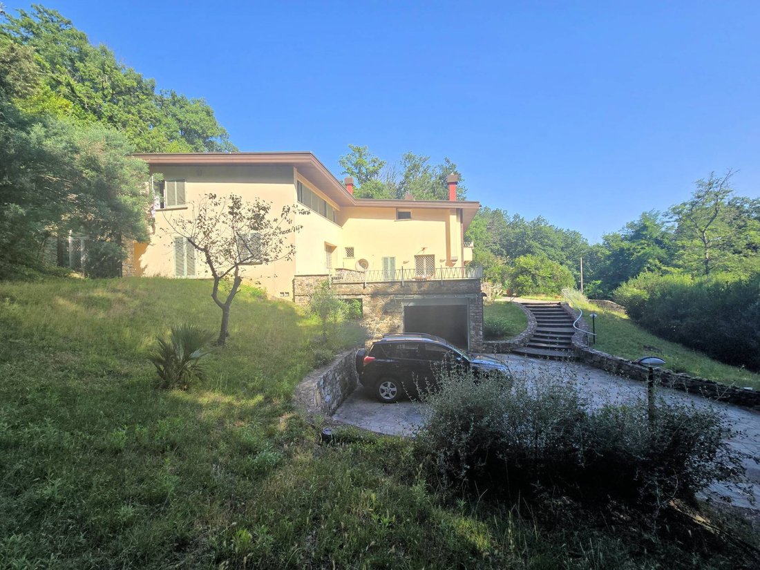 Villa in Bagnolo di Sopra, Montemurlo, Tuscany 2 - 14447607
