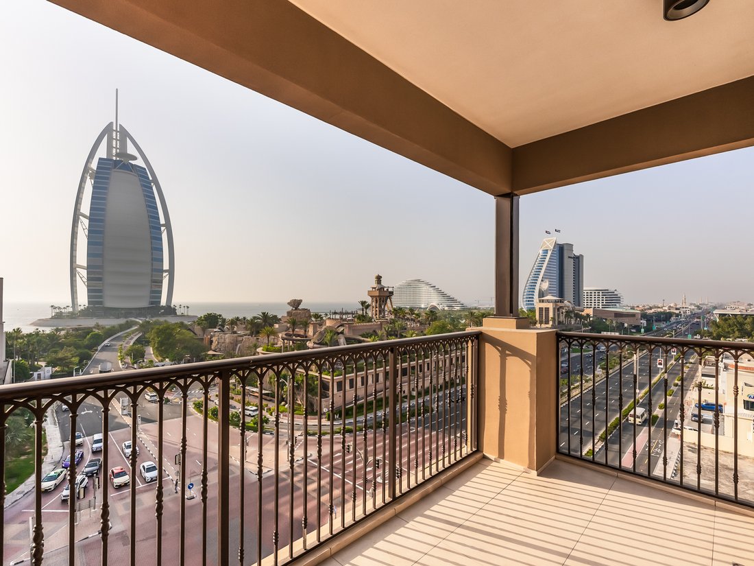 Apartment in Umm Suqeim, Dubai, United Arab Emirates 1 - 14446953