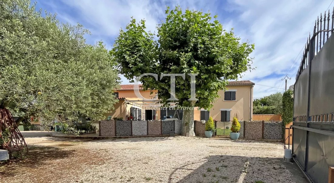 For Sale, Beautiful House In The In Violès, Provence Alpes Côte D'azur, France For Sale (12371655)