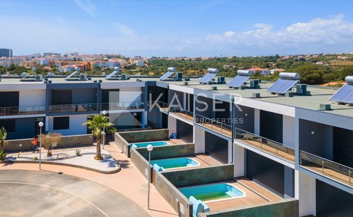 Townhouse in Olhos de Agua, Algarve, Portugal 1