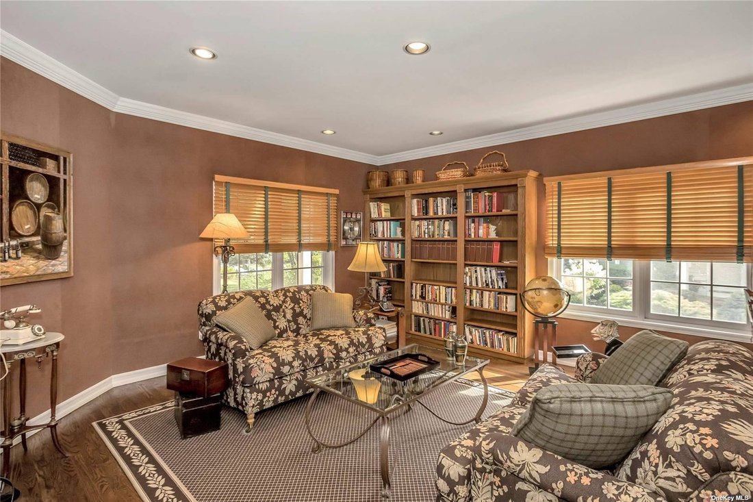 Condo Roslyn In Roslyn, New York, United States For Sale (14452748)