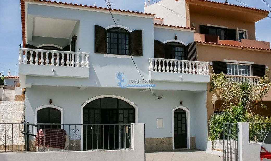 Classic 3 Bedroom Villa Prepared For People With In Silves, Algarve 