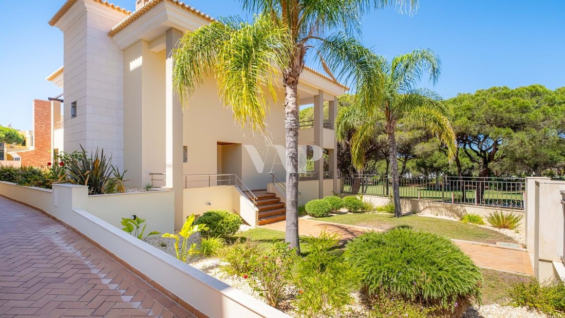 Villa in Vilamoura, Quarteira, Algarve 1 - 14452253