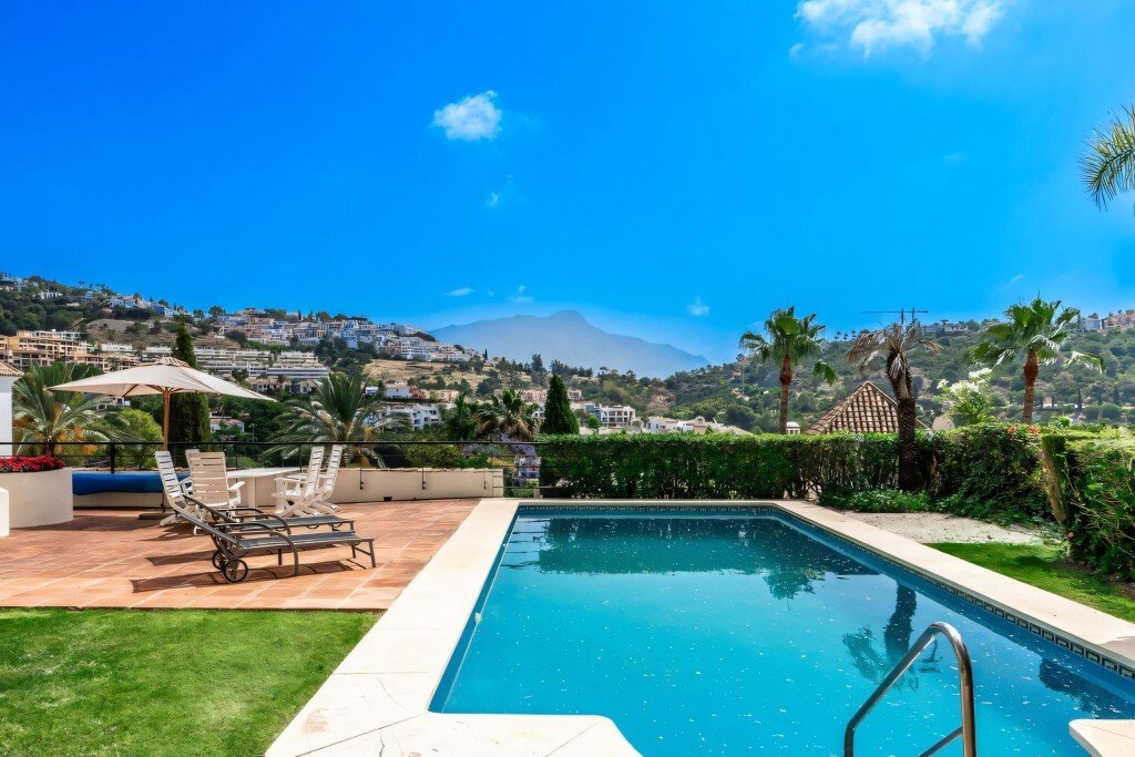 Villa in Benahavis, Andalusia, Spain 1 - 14453932