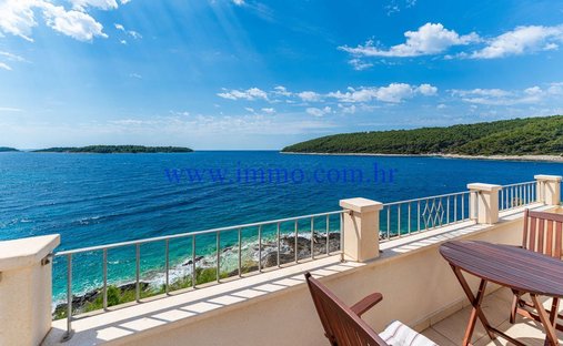 Villa in Gradski kotar Stari grad, Korcula, Dubrovnik-Neretva County 1