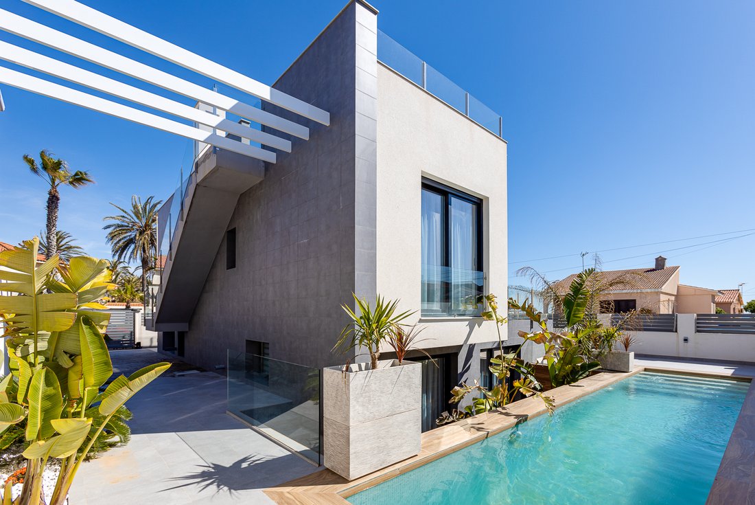 Villa in Torrevieja, Valencian Community, Spain 3 - 14456734