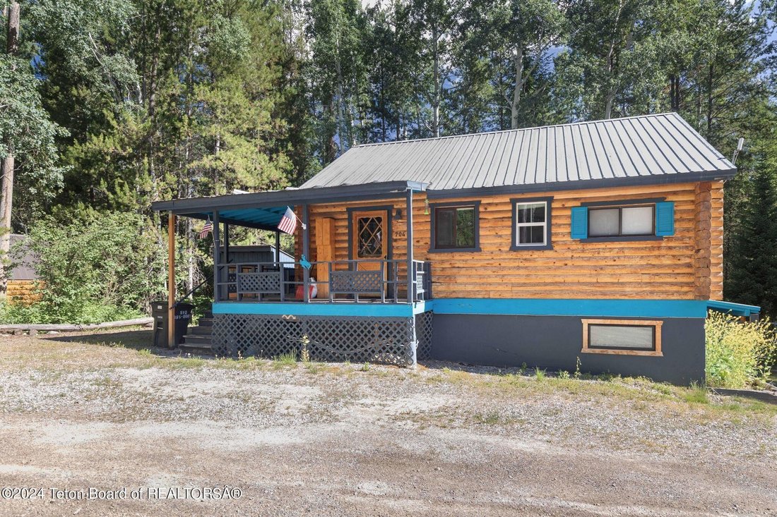 House in Alpine, Wyoming, United States 2 - 14455326