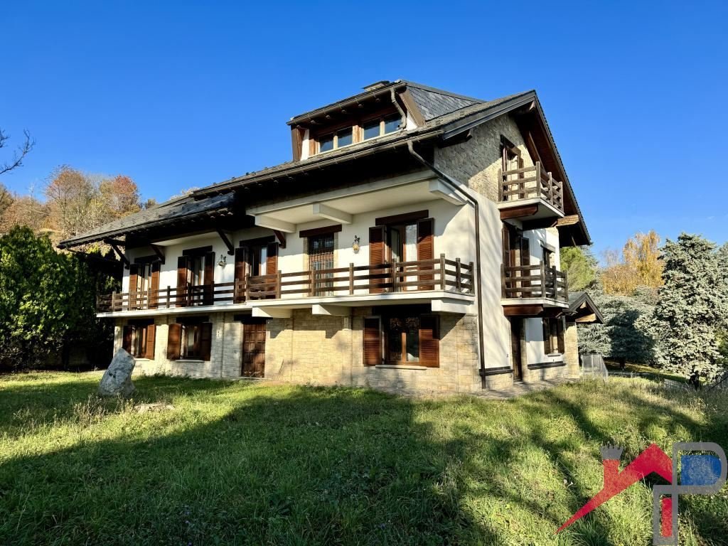 Villa in Cisano Bergamasco, Lombardy, Italy 1 - 13546076