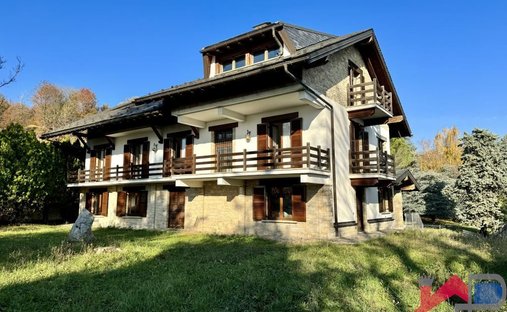 Villa in Cisano Bergamasco, Lombardy, Italy 1