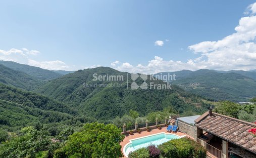 Casa di campagna a Bagni di Lucca, Toscana, Italia 1