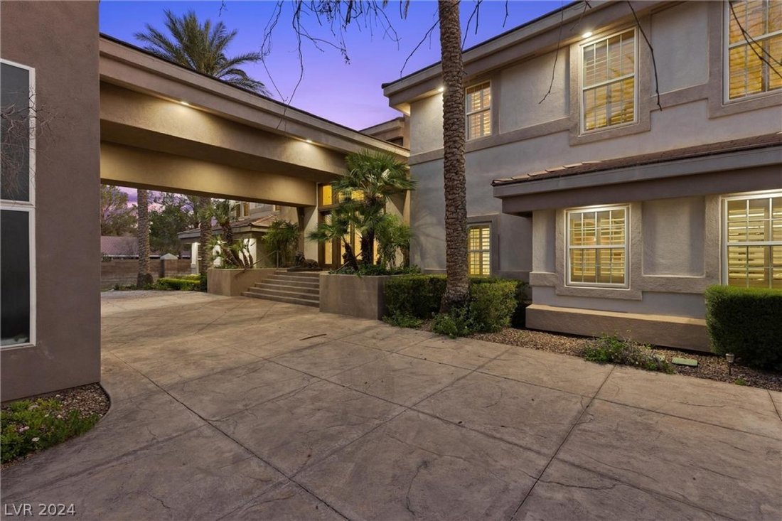 House in Las Vegas, Nevada, United States 2 - 14459104