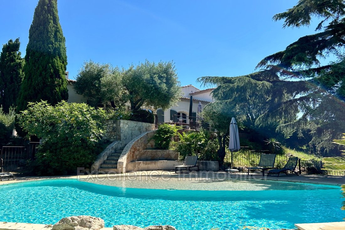 Villa in Grimaud, Provence-Alpes-Côte d'Azur, France 1 - 14455617