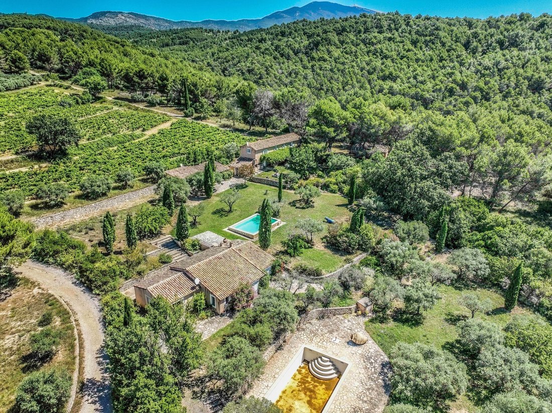 House in Caromb, Provence-Alpes-Côte d'Azur, France 1 - 14456382