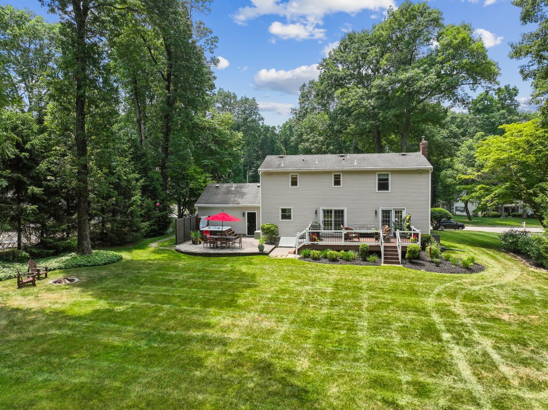 Meticulous Colonial In Desirable In Long Valley, New Jersey, United
