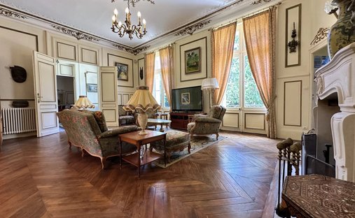 Tournon Saint Pierre Castle