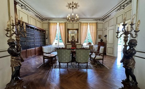 Tournon Saint Pierre Castle