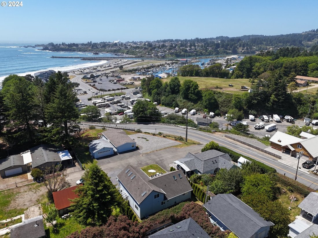 House in Brookings, Oregon, United States 1 - 14461552
