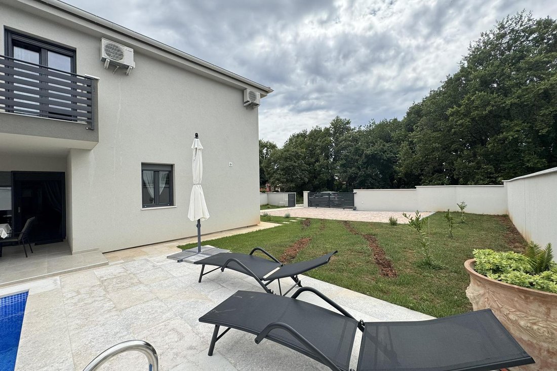 Villa in Pomer, Istria County, Croatia 2 - 14463252
