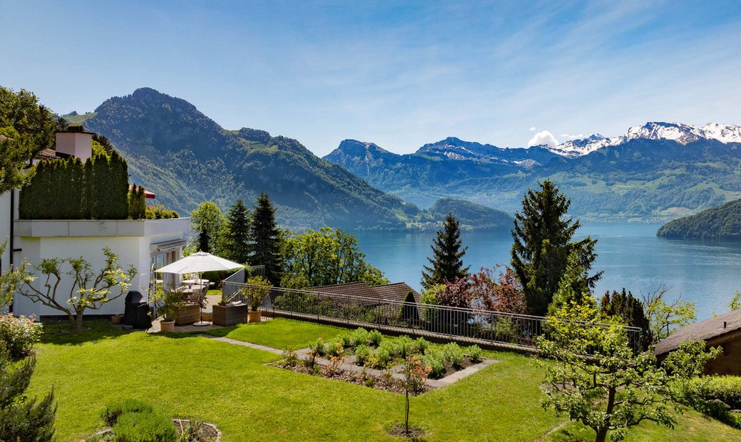 Elegant Condominium With Breathtaking Views In Weggis, Lucerne
