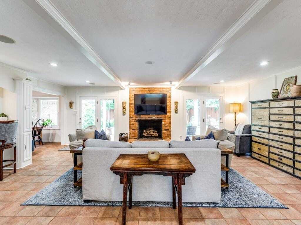 Versatile Four Bedroom Home In Schreiber Manor In Dallas, Texas, United