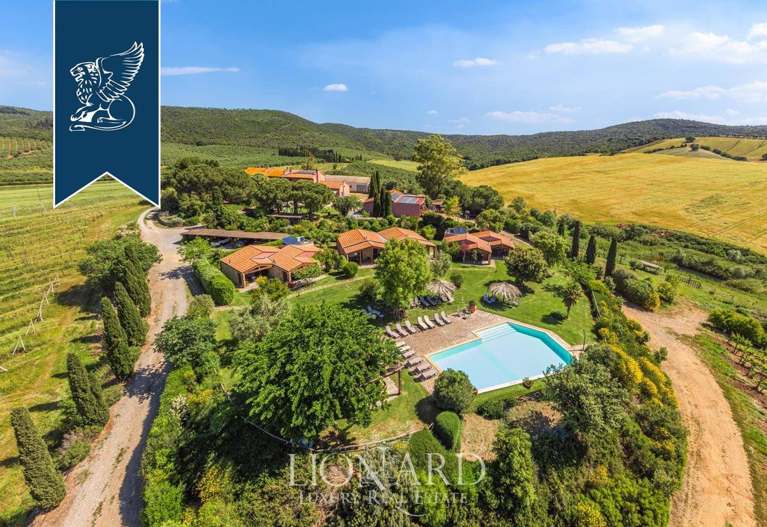 Villa in Magliano in Toscana, Tuscany, Italy 1 - 14463064