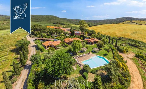 Villa in Magliano in Toscana, Tuscany, Italy 1