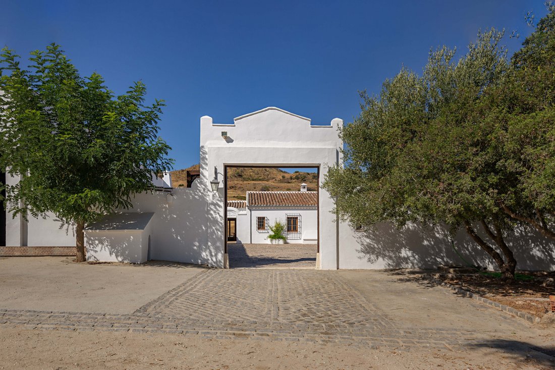 Finca in El Burgo, Andalusia, Spain 5 - 14462352