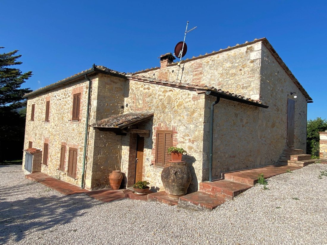 Casa di campagna a Castelnuovo di Val di Cecina, Toscana, Italia 1 - 14462971