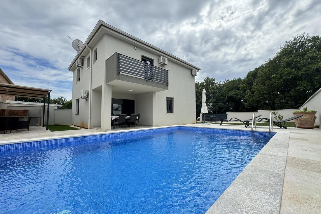 Villa in Pomer, Istria County, Croatia 1 - 14463252