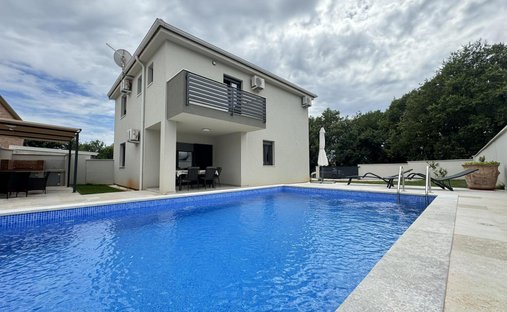 Villa in Pomer, Istria County, Croatia 1